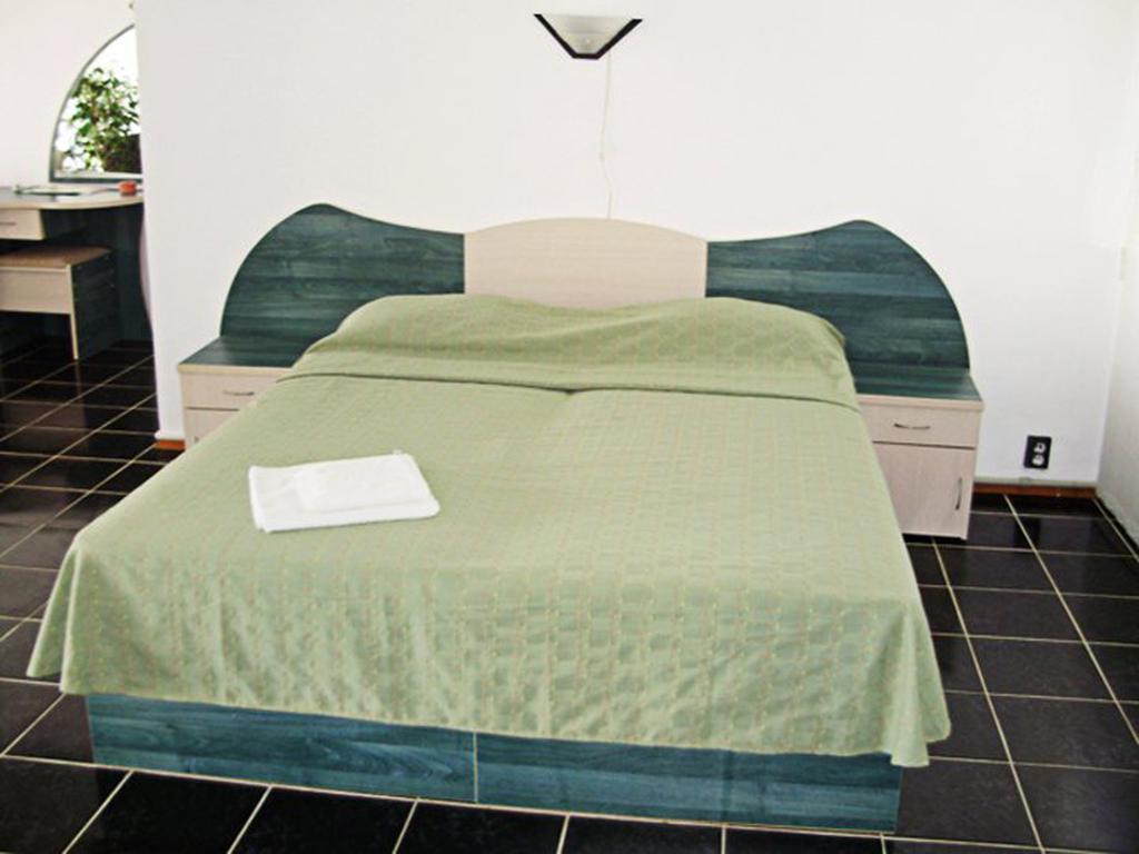 Hotel Rai Obrochishte Habitación foto